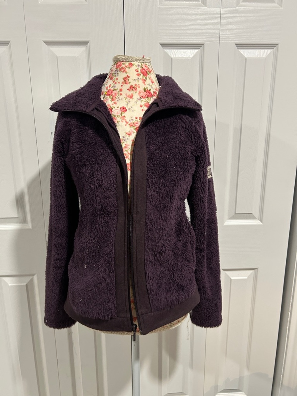 Plush Full-Zip Women’s Jacket - Dark Plum